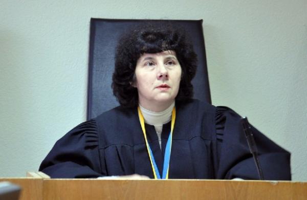 Полтавську суддю, яка відпустила кіберзлочинця, відправили у відставку