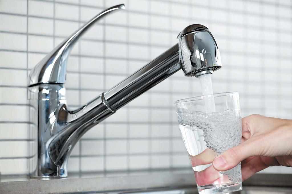«Полтававодоканал» радить полтавцям тримати вдома воду про запас протягом найближчих двох тижнів 