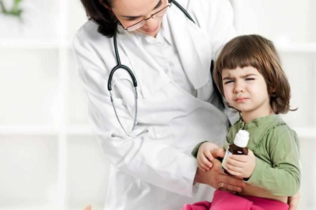 Якщо в дитини болить живіт: що робити та причини