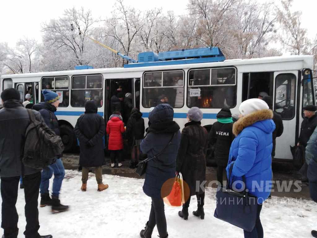 46 тролейбусів та 10 комунальних автобусів виїхали на маршрути Полтави 