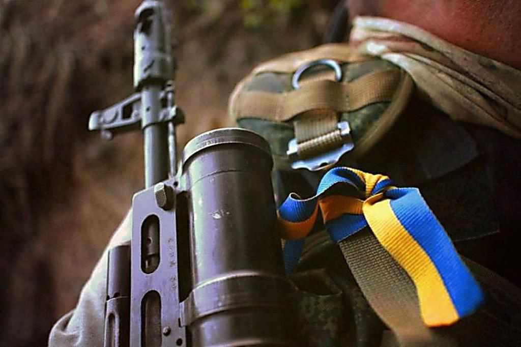 У ході бойових дій на Донбасі поранений український військовослужбовець