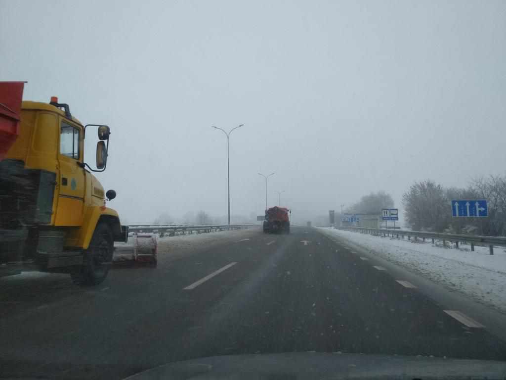 На Полтавщині випаде до 20 сантиметрів снігу: дорожники просять утриматися від поїздок