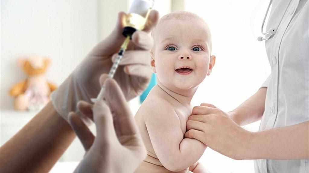 Щеплення для дорослих і дітей: у якому віці робити вакцинацію