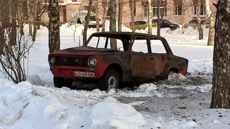 Біля полтавського університету згоріло авто іноземного студента. Подробиці