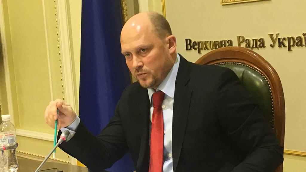 Нардеп з Полтави Каплін ламає двері в кабінет голови «Нафтогазу». ВІДЕО