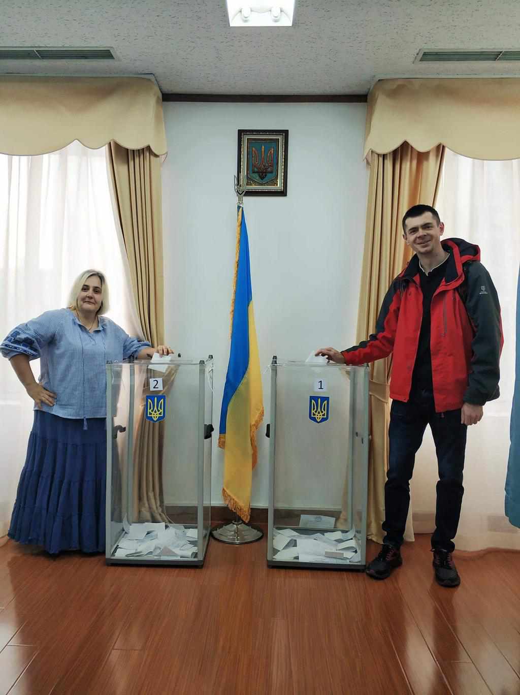Українці за кордоном проголосували переважно за Порошенка 