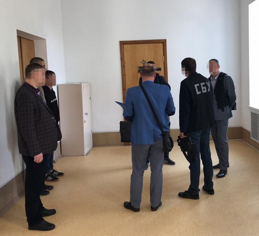 Посадовця Полтавської РДА затримали на хабарі в 45 тисяч гривень