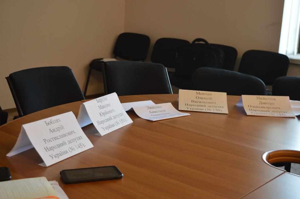 У Полтаві громадськість покликали новообраних нардепів на круглий стіл: останні проігнорували