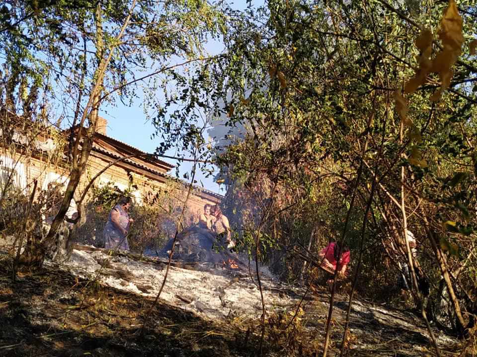 Наслідки пожежі на Полтавщині, де була загроза оселям та унікальній школі. ФОТО, ВІДЕО