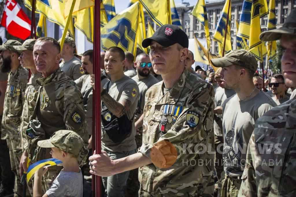 Серед десятків тисяч людей, об’єднаних спільною ідеєю: полтавці на Марші захисників України. ФОТО