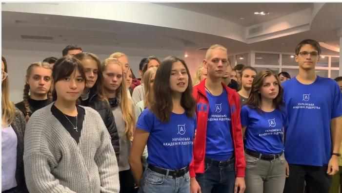 Студенти УАЛ подякували лікарям за порятунок Максима Кутняка, якого побив полтавський полісмен