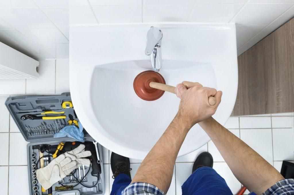 Как чистить канализацию в доме