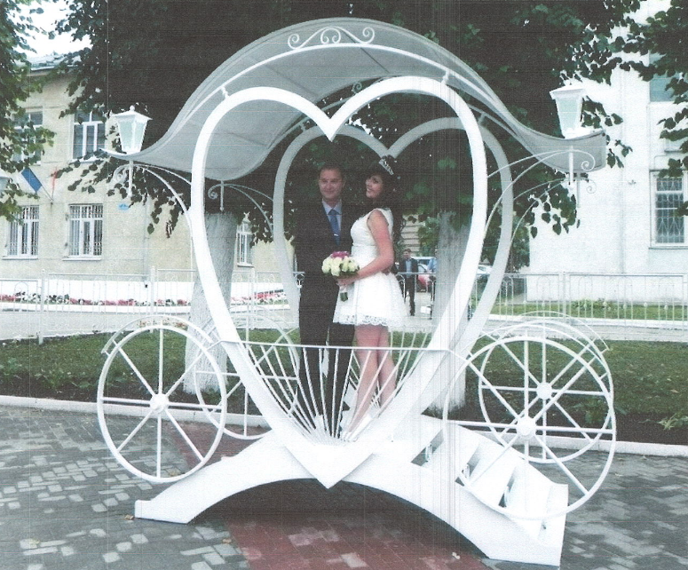 На Полтавщині встановлять весільну металеву карету