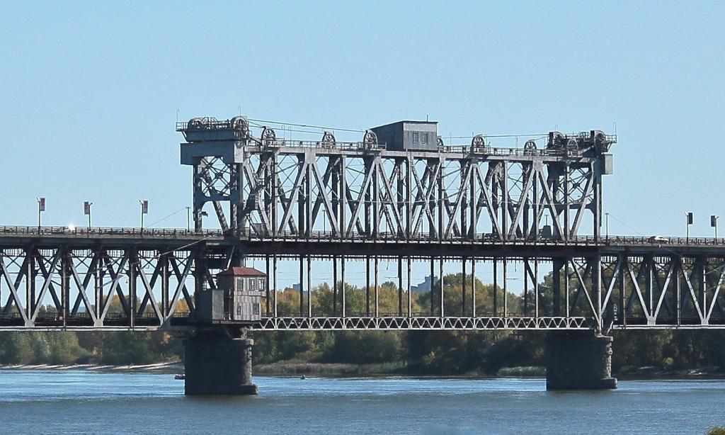 Поліція встановила особу чоловіка, який стрибнув з мосту в Кременчуці