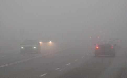 Полтавців попереджають про небезпеку на дорогах через туман