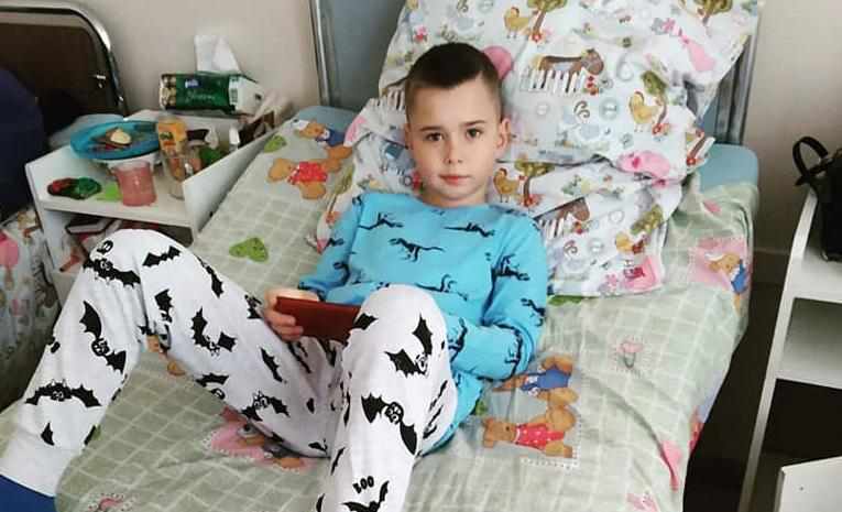 Українські лікарі не можуть встановити діагноз 8-річному полтавцю: родина просить допомогу 