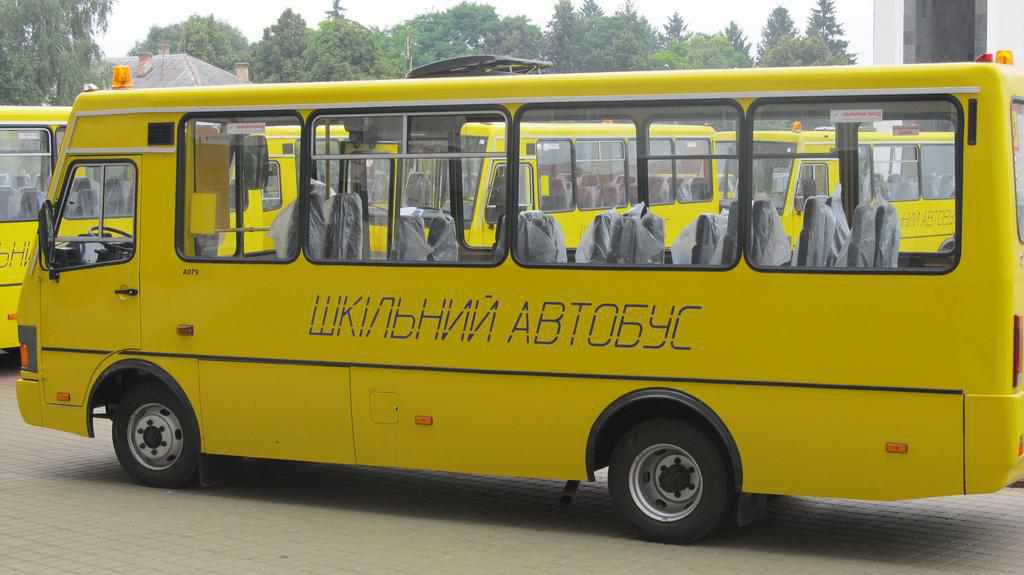 За минулий рік Полтавщина купила півсотні шкільних автобусів