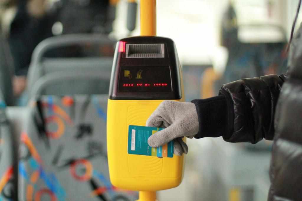 В Україні запровадили електронні квитки в громадському транспорті – коли чекати у Полтаві
