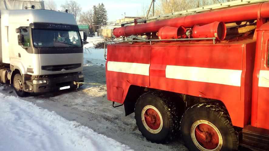 За добу на Полтавщині зі снігових наметів витягли чотири авто