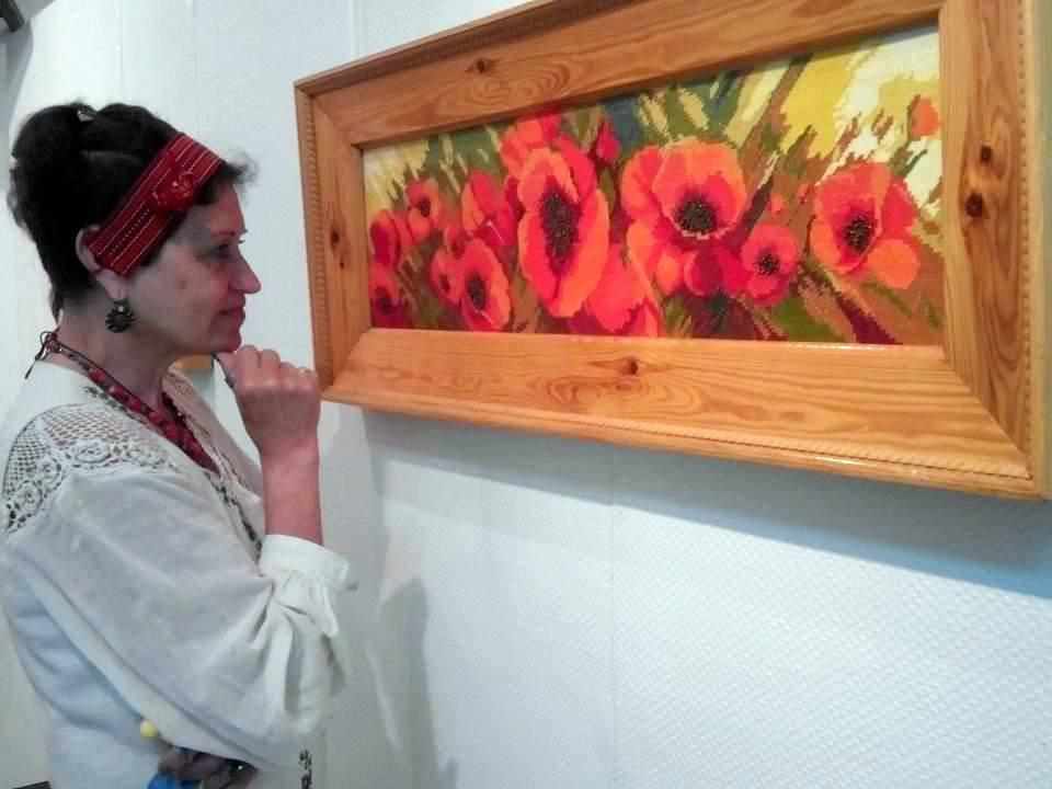 У Полтаві триває виставка вишиваних картин. ФОТО