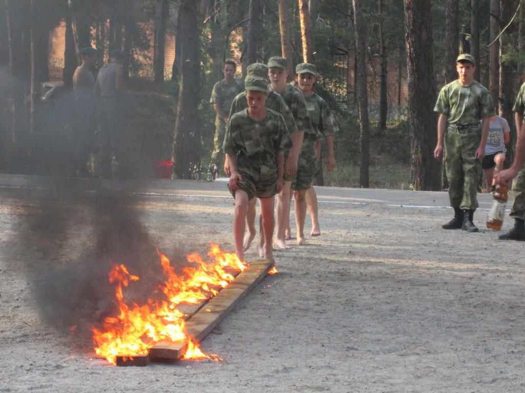 У таборі під Полтавою виховують юних десантників