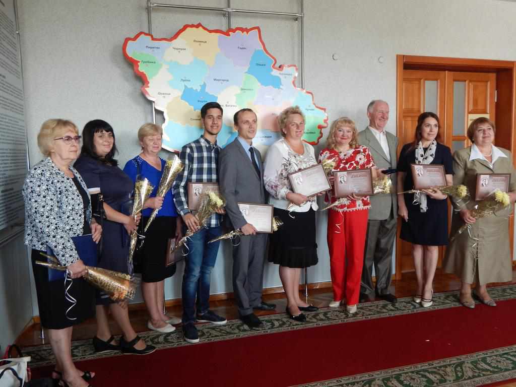 Письменників, театралів та інших митців нагородили в Полтаві. ФОТО 