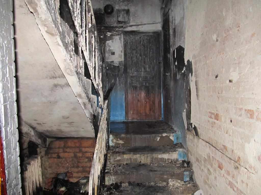 У полтавській багатоповерхівці загорілася комора: евакуювали десять людей