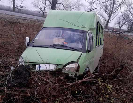 На Полтавщині зіткнулися маршрутка і вантажівка: одна людина загинула, шестеро постраждали (ОНОВЛЕНО, ФОТО)
