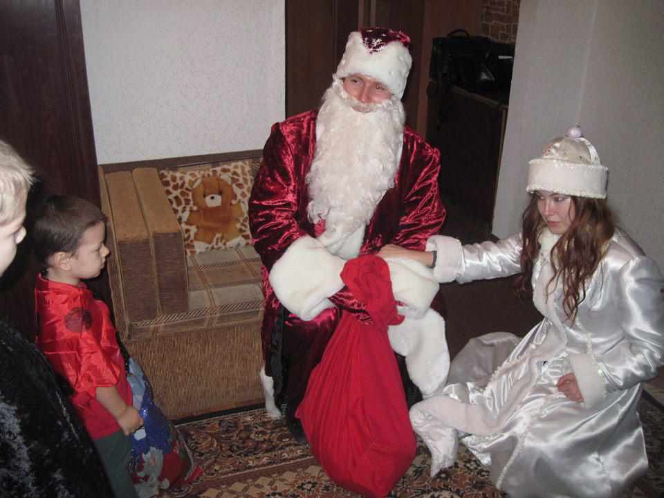 Дід Мороз та Снігурка запрошують полтавців привітати  знедолених діток