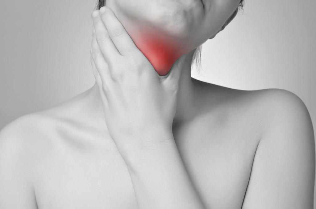 Як лікуватися, коли дере в горлі, та не дати розвинутися хворобі