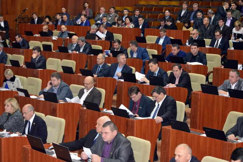 Депутати полтавської обласної ради зібралися на сесію: Холод залишається на посаді заступника 