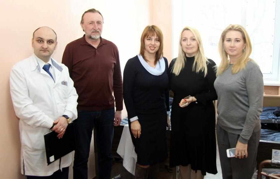 Олександр Залужний та Наталія Веселова передали необхідне обладання для Полтавської психлікарні