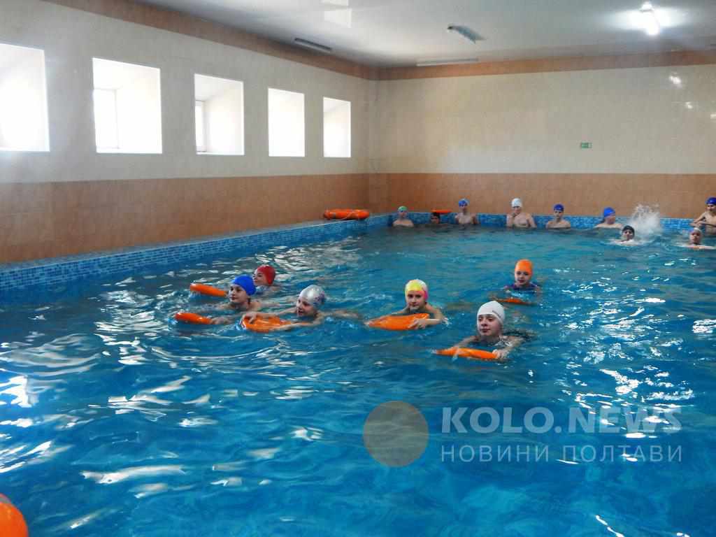 У Пирятині відкрили басейн для школярів: витратили понад два мільйони