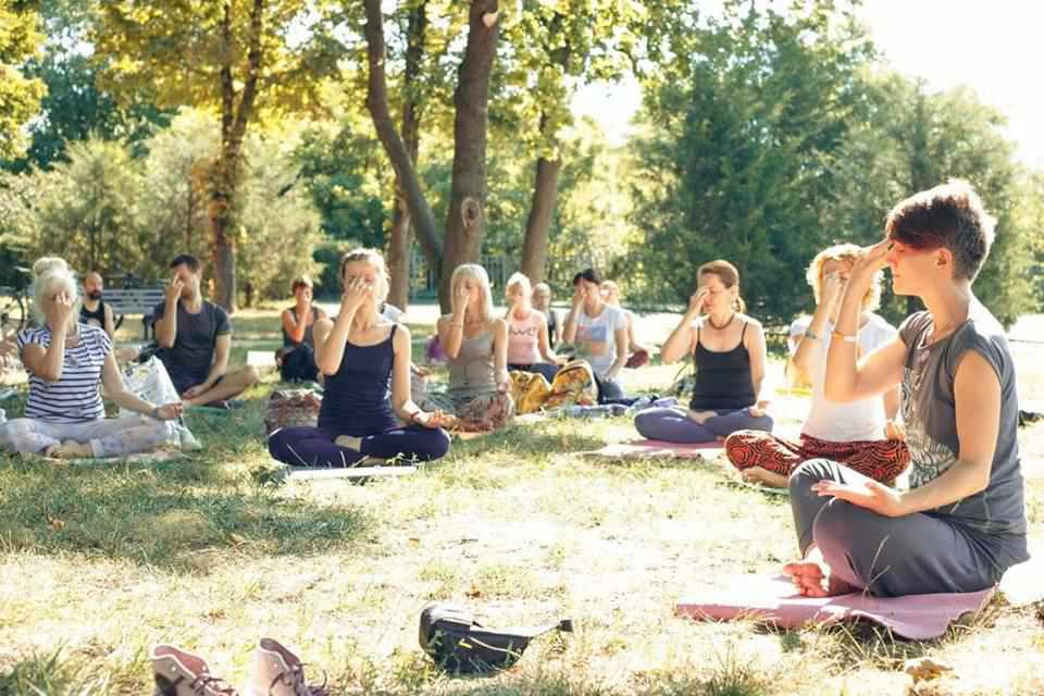 Полтавців запрошують на Міжнародний день йоги 