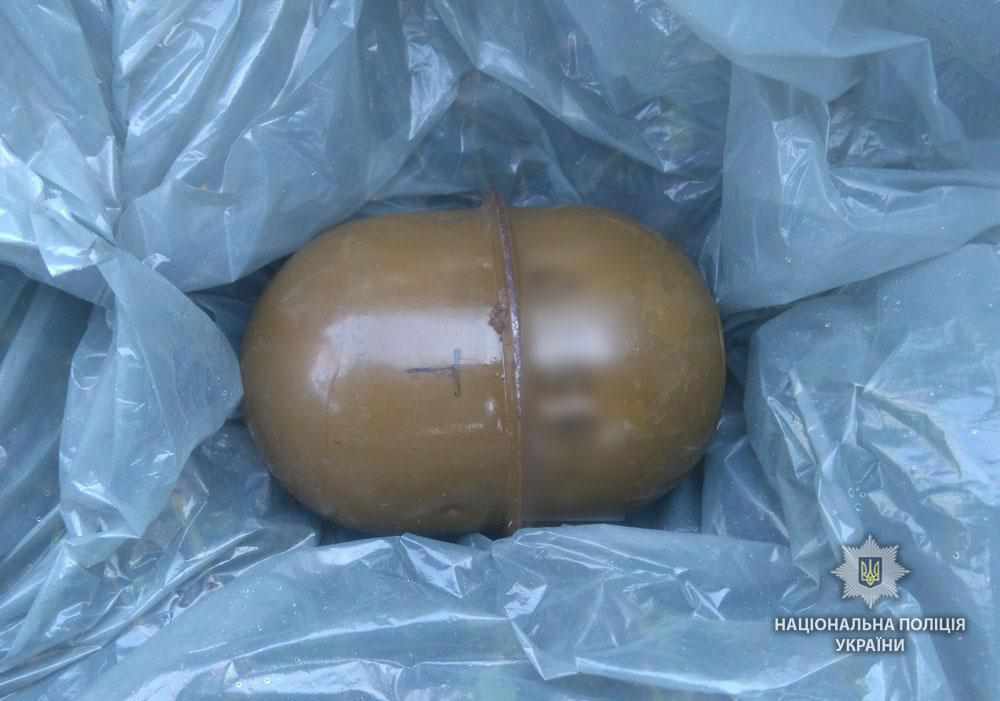 На Полтавщині у чоловіка знайшли предмет, схожий на гранату