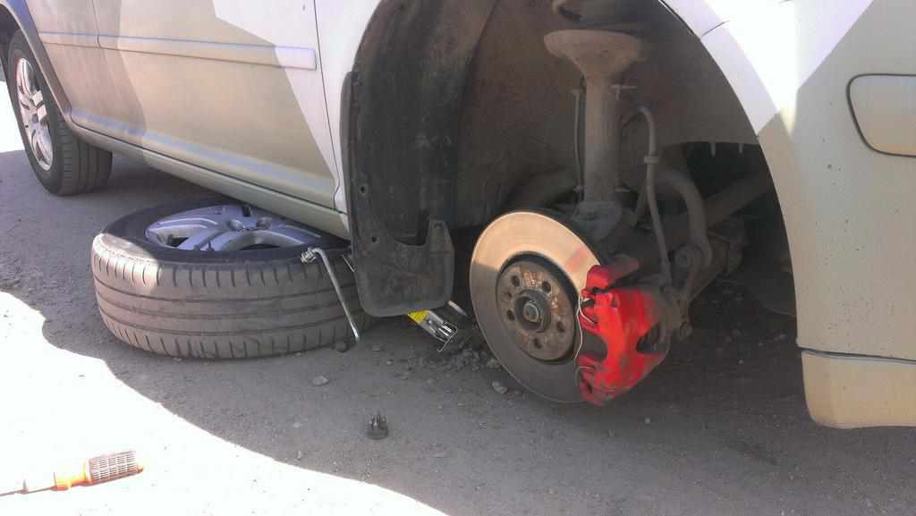 У Кременчуцькому районі чоловіка роздавило автомобілем