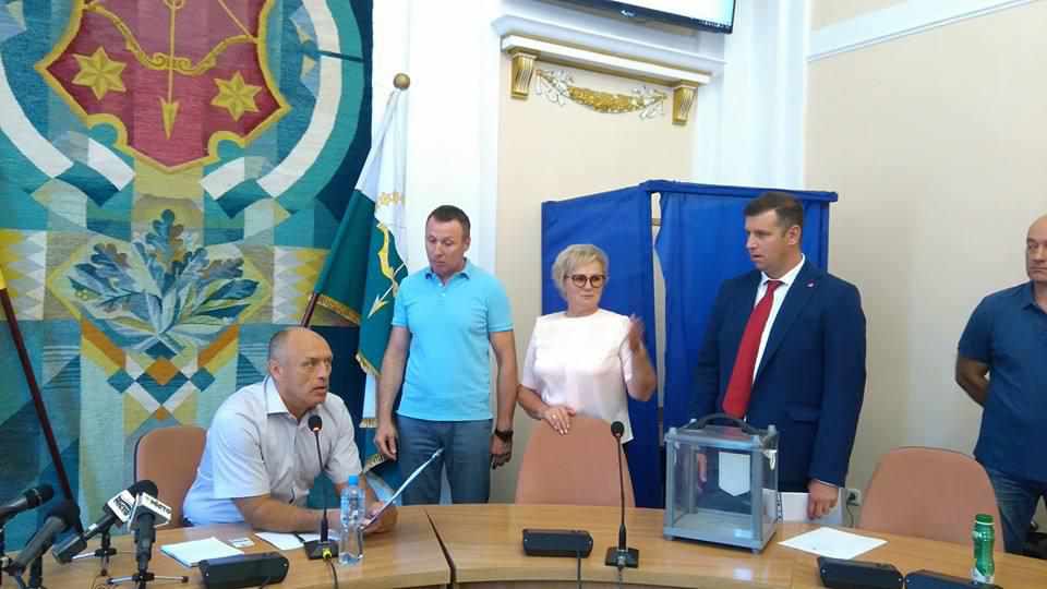 Легітимна чи ні сесія Полтавської міськради: депутати зібралися обирати нового секретаря ради