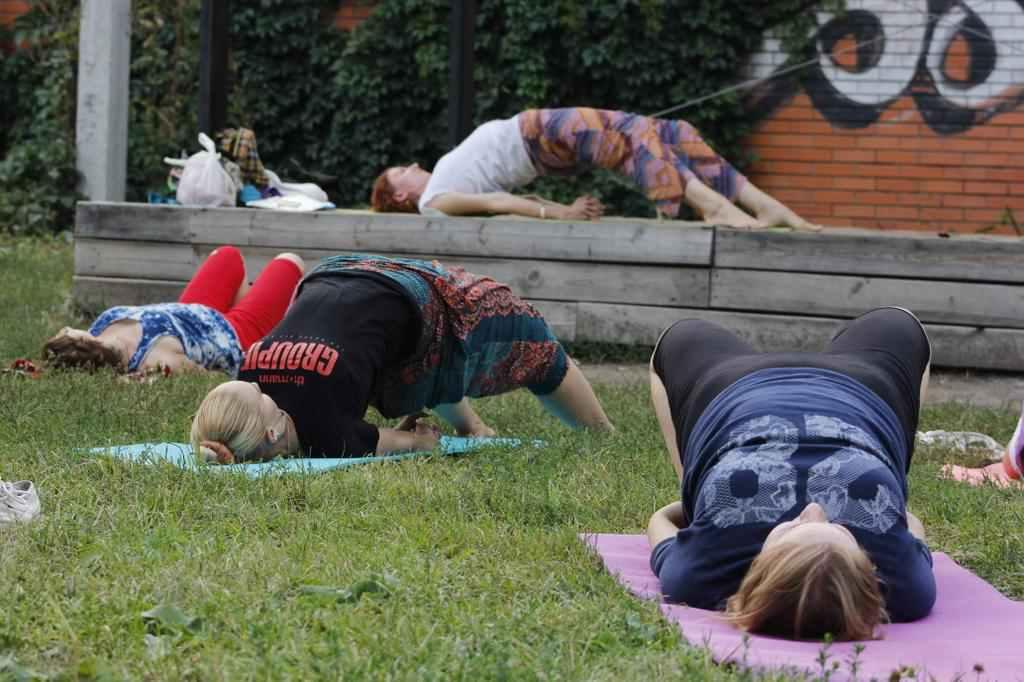Будь здоровим у чистому місті: у Полтаві відбулася акція «Йога проти пластику»