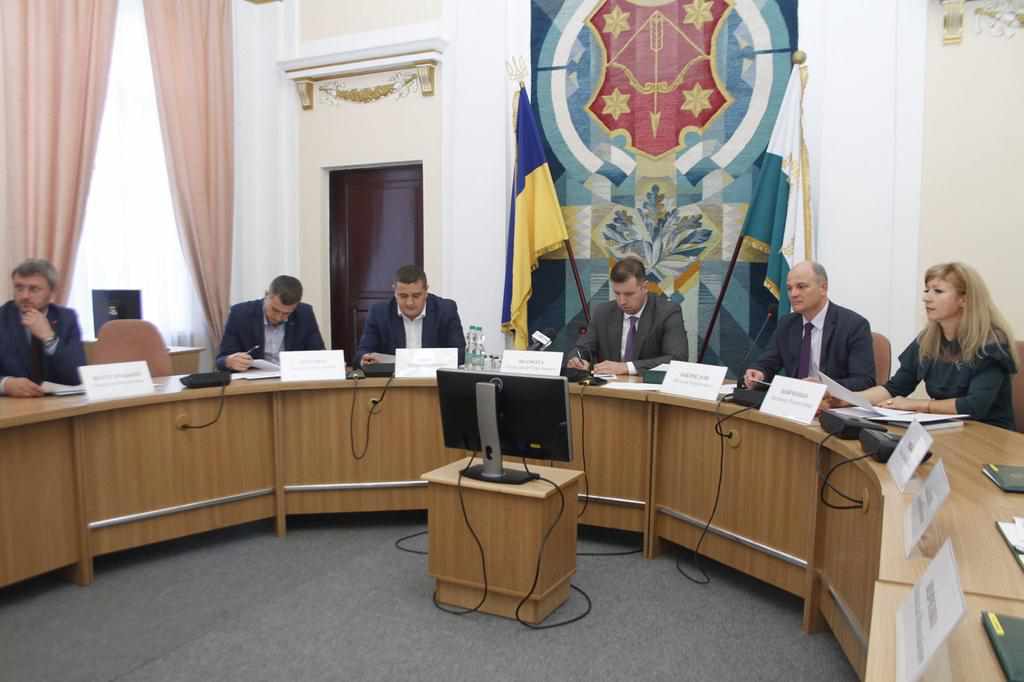 Бюджетники Полтави до кінця року отримуватимуть кошти до професійних свят