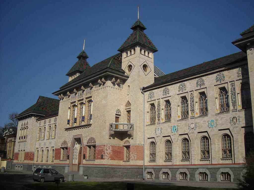 Громадські організації повинні змінити статут, інакше – плата податків