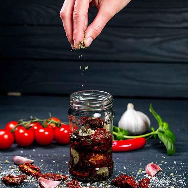 В’ялені помідори із хобі виросли у справу та продовжили родове прізвище. ФОТО