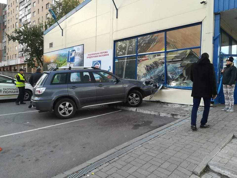 Два ДТП у Полтаві протягом години, п’ять осіб у лікарнях: подробиці