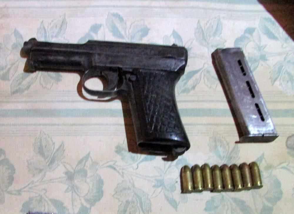 На Полтавщині озброєні чоловіки напали на правоохоронців та завдали їм поранень