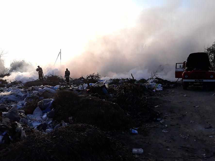 На Полтавщині палало сміттєзвалище