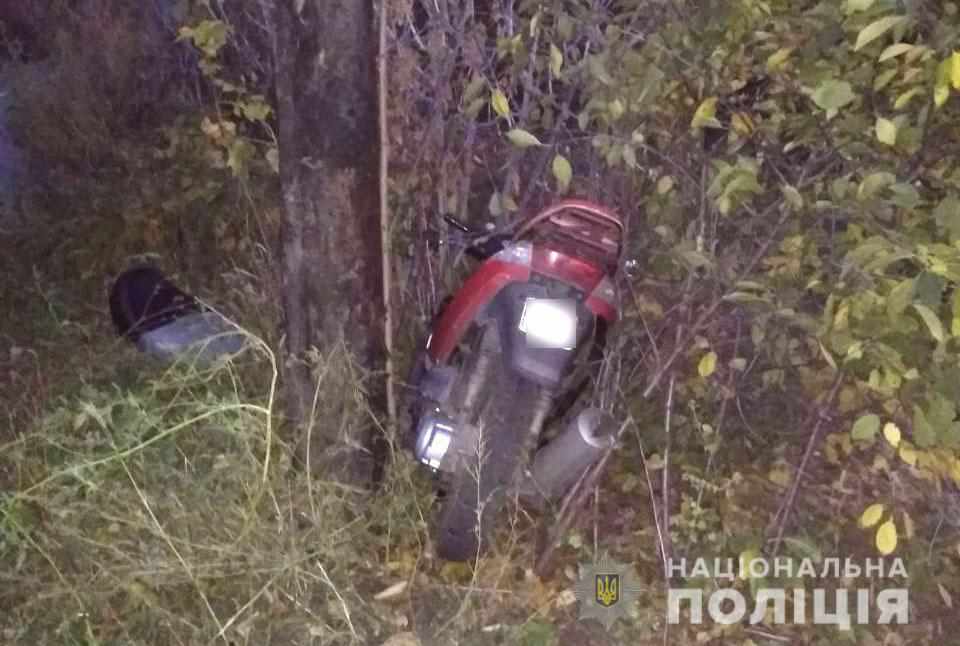 Смертельна ДТП у Полтаві: мопедист протаранив стовп