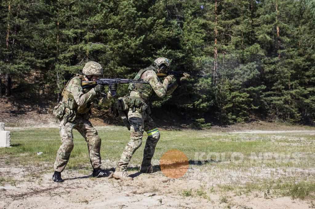 Троє військовослужбовців отримали поранення на фронті