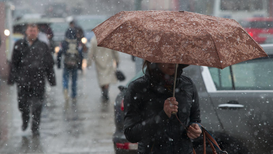 В Україні з понеділка прогнозують дощ зі снігом