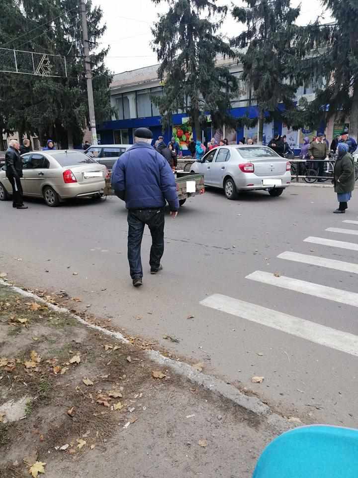 На Полтавщині поблизу магазину легковик збив 18-річну дівчину