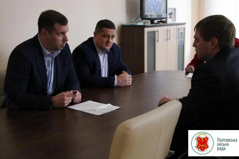 З аптеками «Полтавафарм» розривають договори, але не виганяють з міських лікарень