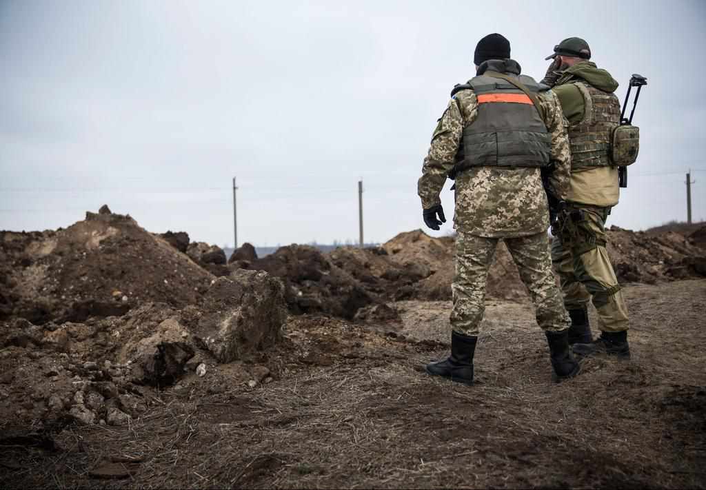 У зоні проведення ООС 19 листопада поранені троє українських військовослужбовців
